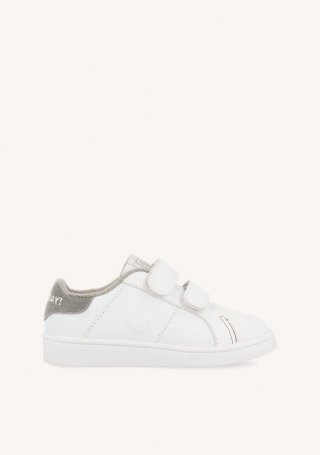 SNEAKERS COLEGIALES BLANCAS CON DETALLE EN GRIS Y DOBLE CIERRE AJUSTABLE VOLSK - GRIS SNEAKERS COLEGIALES BLANCAS CON DETALLE EN GRIS Y DOBLE CIERRE AJUSTABLE VOLSK - GRIS